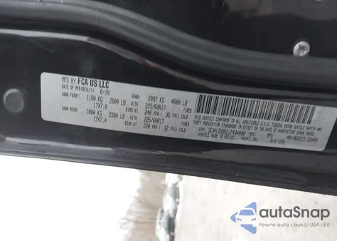 2018 Jeep Compass Latitude 4X4 z USA, uszkodzony, nr VIN 3C4NJDBB2JT434000